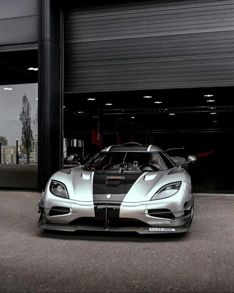 柯尼塞格白色幽灵／柯尼塞格黑色幽灵