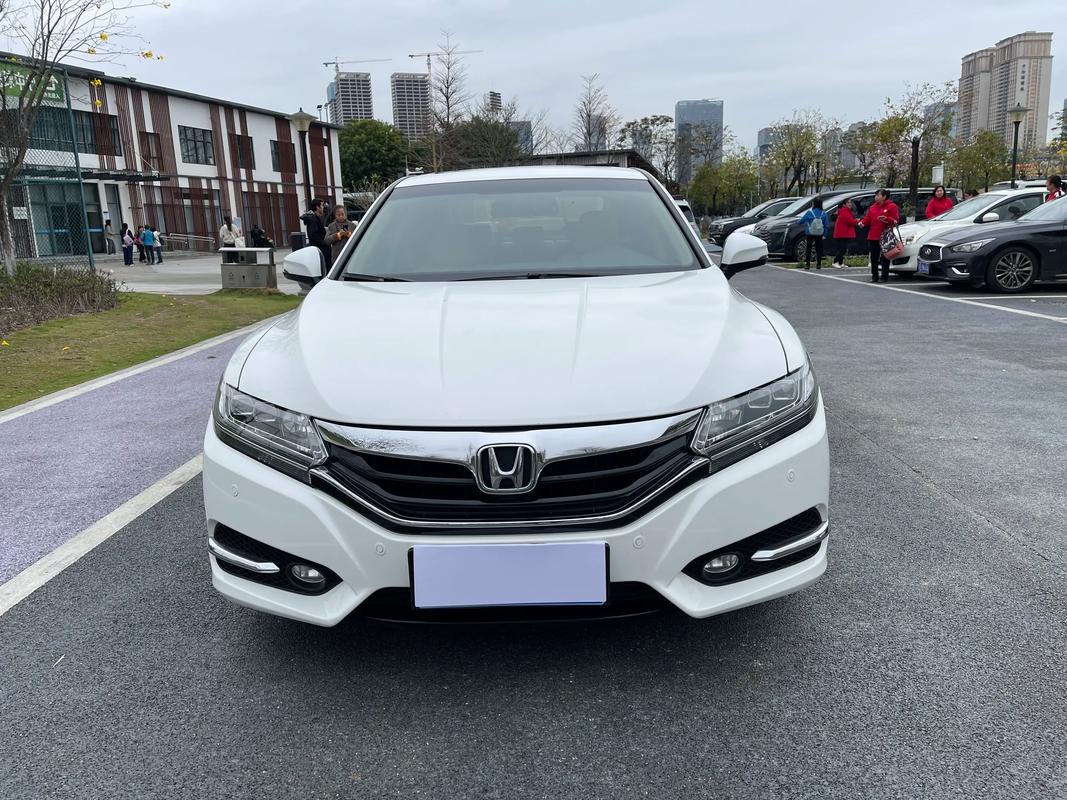 12年的本田思铂睿多少钱／12年思铂睿二手多钱