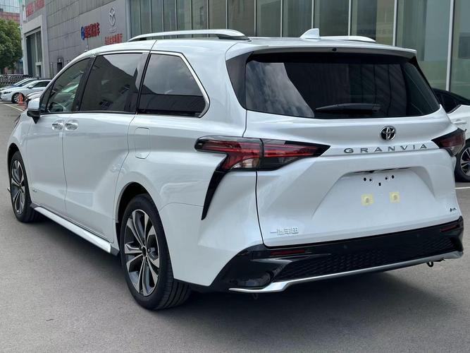 丰田l5七座价格及图片,丰田lnn0va七座mpv价格