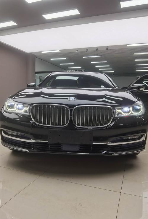 宝马7系哪个颜色最好看,宝马七系颜色好看