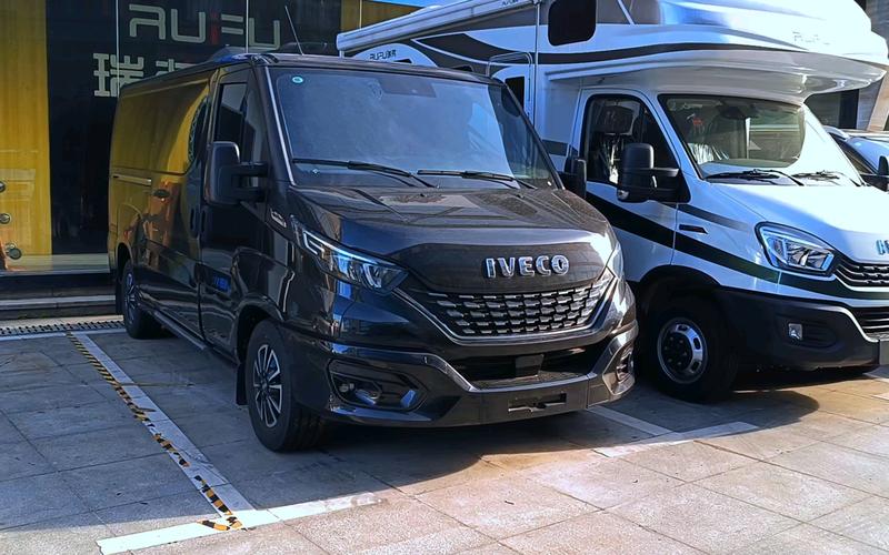 依维柯商务车7座最新款 依维柯商务车7座最新款尺寸是多少