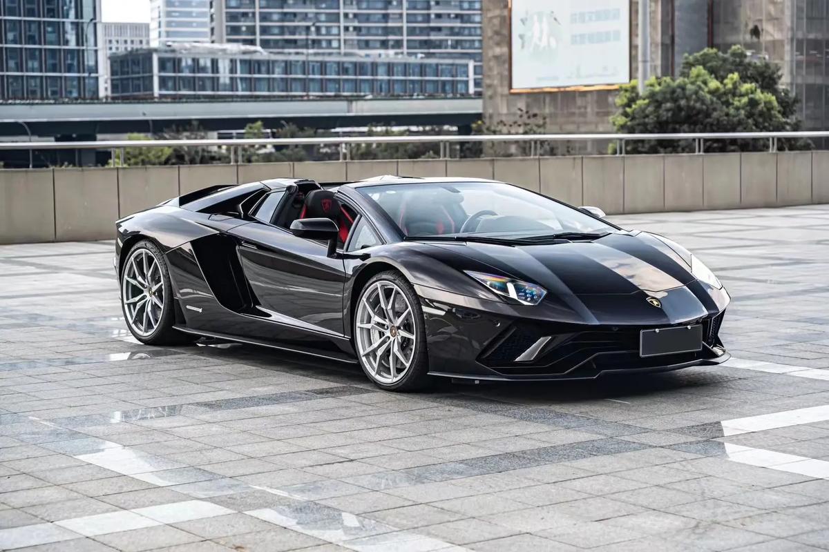 兰博基尼自动硬顶敞篷(兰博基尼敞篷aventador)