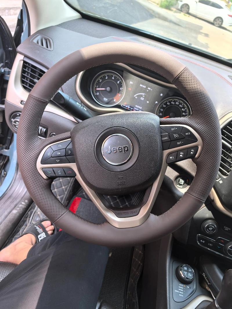 【吉普自由光2020款价格及图片,吉普自由光 价格 报价 内饰 新款】