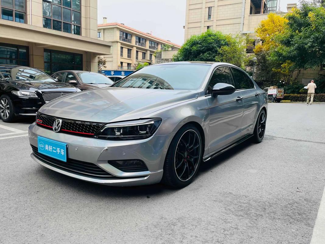 大众凌渡中配多少钱／大众凌渡中配多少钱 2018款自动挡报价