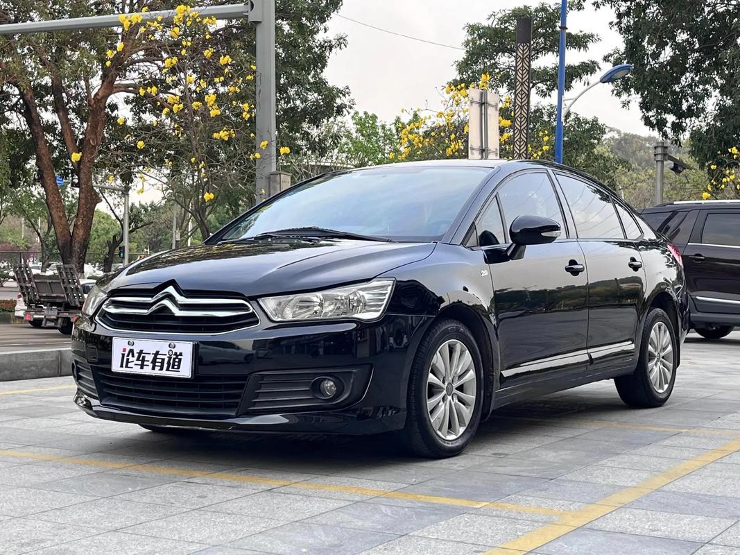 东风雪铁龙世嘉两厢价格/东风雪铁龙世嘉两厢怎么样